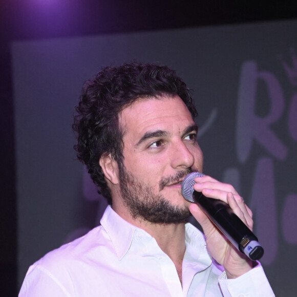 Exclusif - Amir lors de la soirée de gala d'exception pour les 10 ans de l'association "Les Rois du monde" (LRDM) à la salle Wagram à Paris le 14 mars 2022. Les Rois du Monde est une association loi 1901, créée en 2012, elle oeuvre pour les enfants nécessiteux, orphelins et hospitalisés de manière financière, matérielle, culturelle et distrayante. © Rachid Bellak / Bestimage 