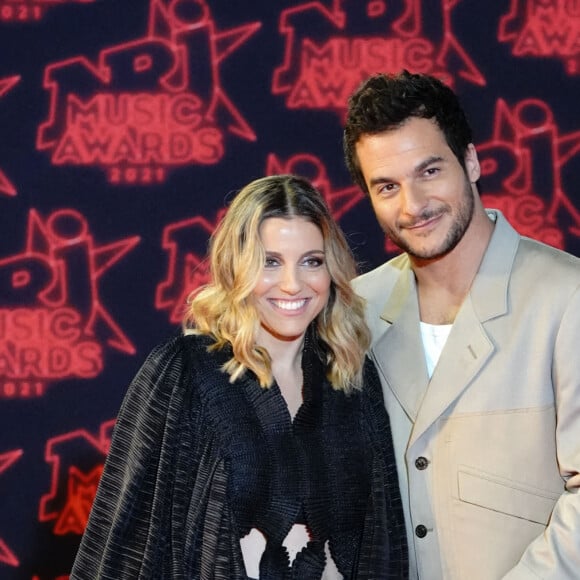 Amir et sa femme Lital lors de la 23ème édition des NRJ Music Awards 2021 au Palais des Festivals de Cannes, le 20 novembre 2021. 