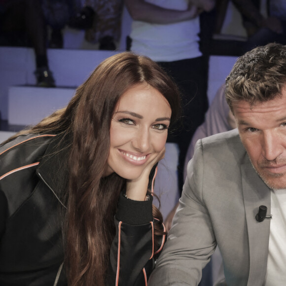 Delphine Wespiser, Benjamin Castaldi sur le plateau de l'émission TPMP (Touche Pas à Mon Poste) présentée en direct par C.Hanouna et diffusée sur C8 à Paris le 31 août 2022 - © Jack Tribeca / Bestimage