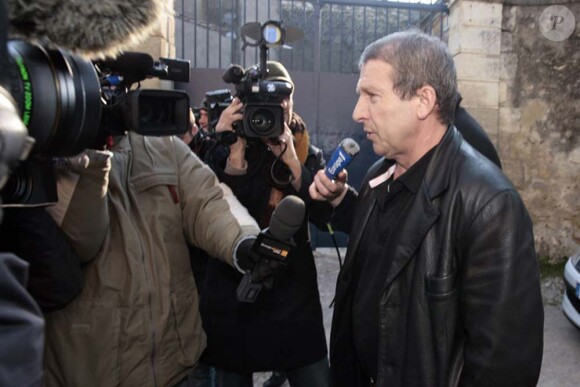 Roland courbis, méconnaissable à sa sortie de prison, à Villeneuve-lès-Maguelone, le 12 février 2010 !