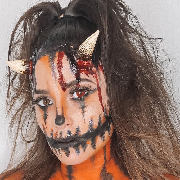 Capucine Anav, enceinte, dévoile son déguisement pour Halloween.