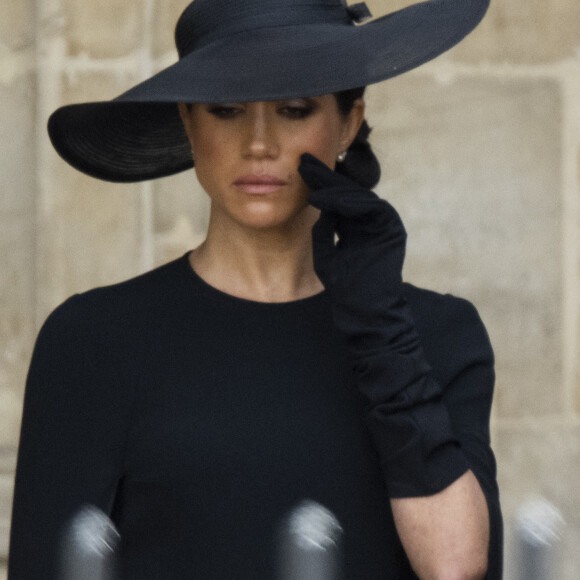 Meghan Markle - Procession du cercueil de la reine Elizabeth II d'Angleterre de Wesminster Hall jusqu'à l'Abbaye de Westminster. Londres, le 19 septembre 2022.