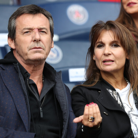Jean Luc Reichmann et sa femme Nathalie - People au match de football entre le Psg et Bordeaux au Parc des Princes à Paris le 1er octobre 2016. © Cyril Moreau/Bestimage