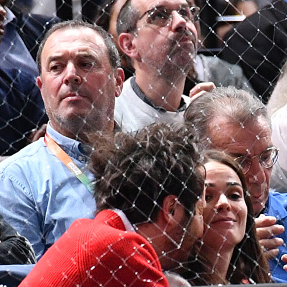 Vianney et sa femme Catherine Robert - People en tribune lors du tournoi de tennis "Rolex Paris Masters 2022" à Bercy AccorHotels Arena à Paris le 2 novembre 2022. © Veeren/Bestimage