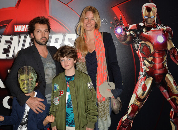 Frédéric Diefenthal avec son fils Gabriel (qu'il a eu avec Gwendoline Hamon dont il est séparé) et sa compagne - Vernissage de l'exposition"Marvel Avengers S.T.A.T.I.O.N." à La Défense le 3 mai 2016. © Veeren/Bestimage.