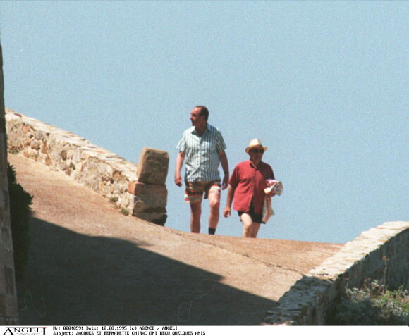 Jacques et Bernardette Chirac en vacances au Forrt de Brégançon en 1995.