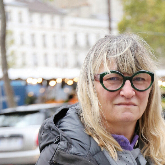Exclusif - Christine Bravo quitte les studios de RTL à Neuilly-sur-Seine, le 23 octobre 2020.