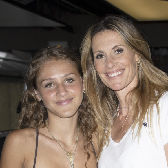 La chanteuse Lou, Sophie Thalmann - People lors de l'événement "La croisière Miraculous" à Paris. Le 29 juin 2022 © Christophe Aubert via Bestimage