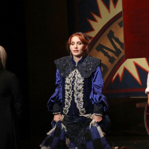 Exclusif - Lolita Chammah salut le public - Générale de la pièce "Smith et Wesson" d'Alessandro Baricco, au Théâtre du Rond-Point à Paris, le 9 novembre 2022. © Bertrand Rindoff / Bestimage