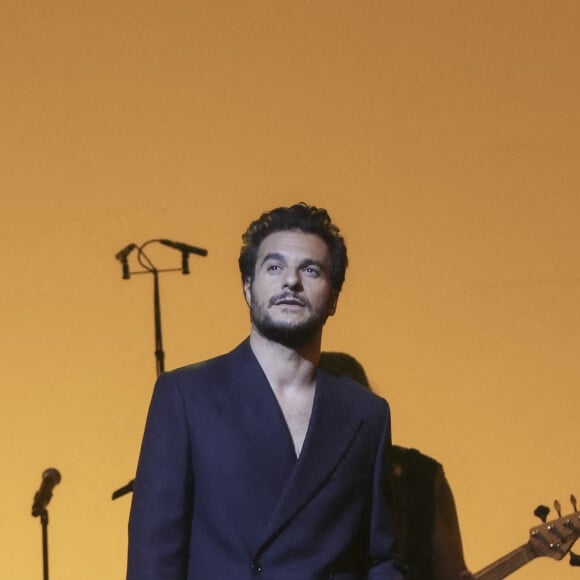 Exclusif - Amir - Hommage à Daniel Lévi lors d'un gala au théâtre Mogador à Paris au profit de l'association Daniel Lévi le 7 novembre 2022. © Jack Tribeca / Bestimage