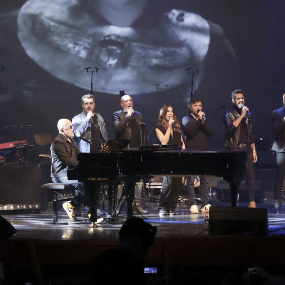 Exclusif - Pascal Obispo et la troupe originale des Dix Commandements - Hommage à Daniel Lévi lors d'un gala au théâtre Mogador à Paris au profit de l'association Daniel Lévi le 7 novembre 2022.© Jack Tribeca / Bestimage