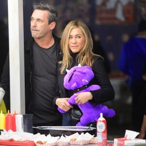 Jennifer Aniston et Jon Hamm sont sur le tournage de "The morning show" à New York le 28 septembre 2022.
