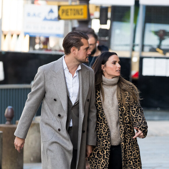 Exclusif - Capucine Anav et son compagnon Victor sont allés choisir leurs alliances pour leur futur mariage, à la bijouterie Galeries Lafayette - Royal Quartz Paris rue Royal à Paris, France, le 7 février 2022.