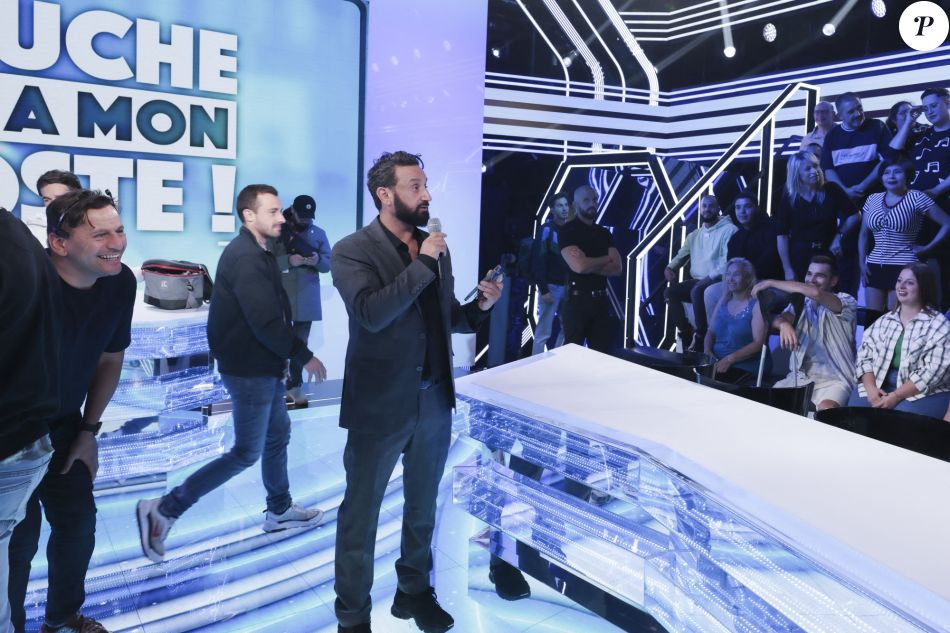 Exclusif Cyril Hanouna Sur Le Plateau De Lémission Tpmp Touche Pas à Mon Poste Présentée