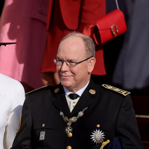 Le prince Albert II de Monaco, la princesse Charlene - Sorties de la cathédrale Notre-Dame-Immaculée de Monaco pour la messe lors de la Fête Nationale de la principauté de Monaco le 19 novembre 2022. © Dominique Jacovides / Bruno Bebert / Bestimage