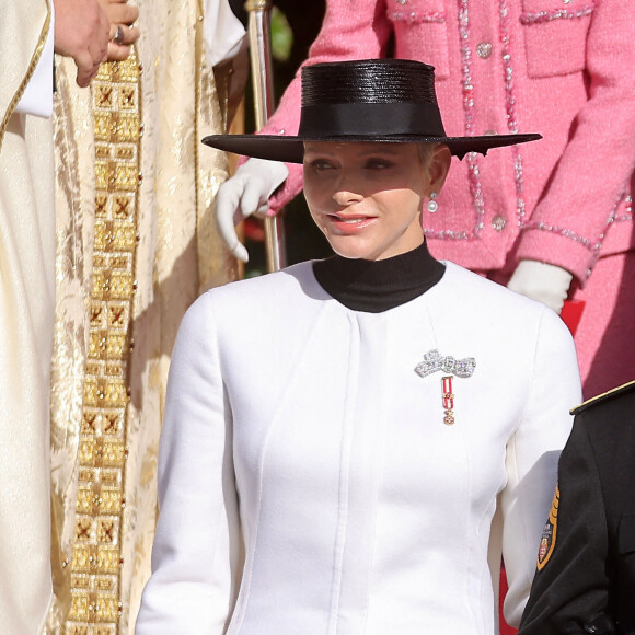La princesse Charlene de Monaco - Sorties de la cathédrale Notre-Dame-Immaculée de Monaco pour la messe lors de la Fête Nationale de la principauté de Monaco le 19 novembre 2022. © Dominique Jacovides / Bruno Bebert / Bestimage