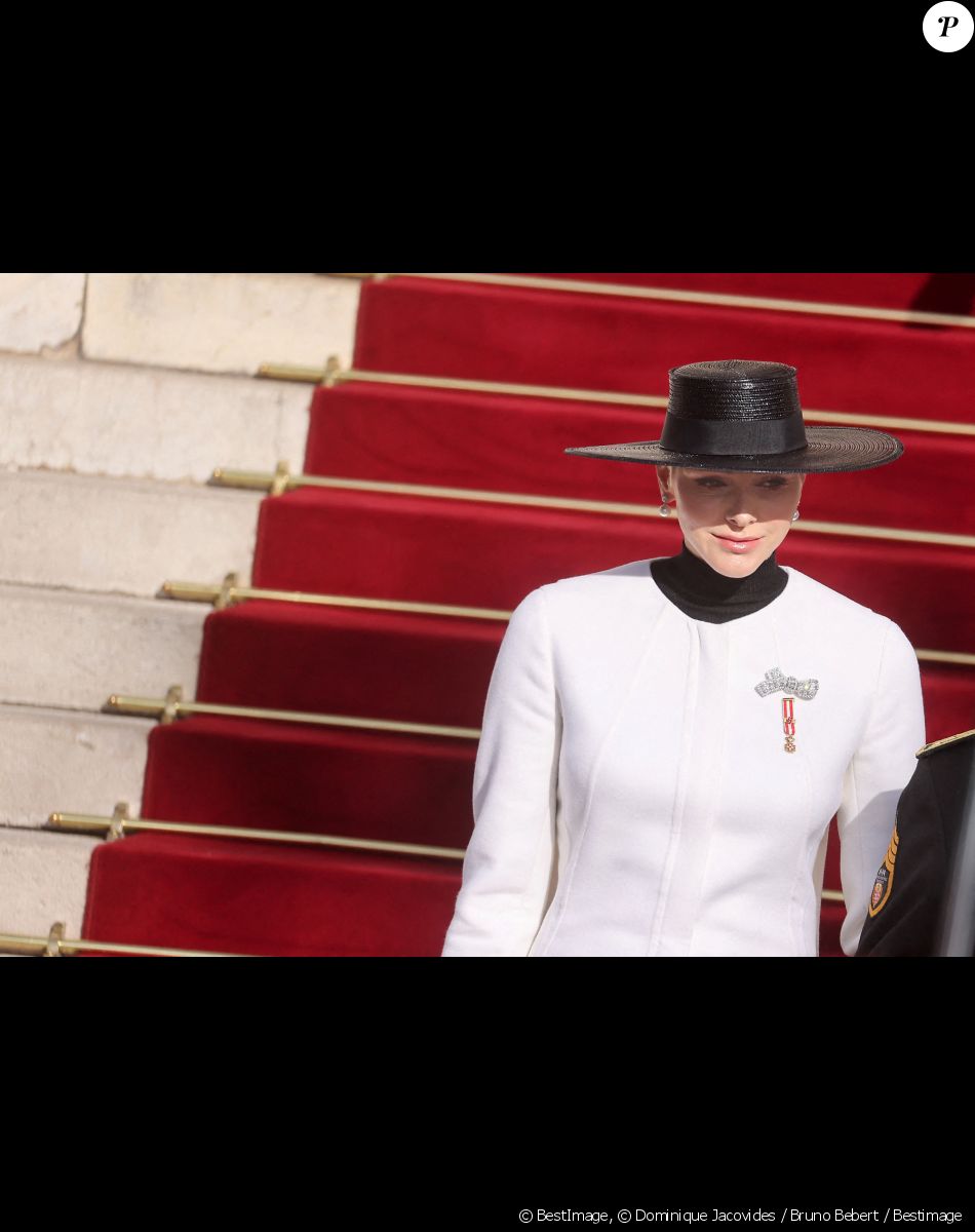 La princesse Charlene de Monaco - Sorties de la cathédrale Notre-Dame-Immaculée de Monaco pour la messe lors de la Fête Nationale de la principauté de Monaco le 19 novembre 2022. © Dominique Jacovides / Bruno Bebert / Bestimage