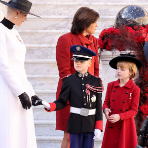 La princesse Charlène de Monaco, Le prince Jacques de Monaco, marquis des Baux, La princesse Gabriella de Monaco, comtesse de Carladès - La famille princière de Monaco dans la cour du palais lors de la Fête Nationale de la principauté de Monaco le 19 novembre 2022. © Dominique Jacovides / Bruno Bebert / Bestimage
