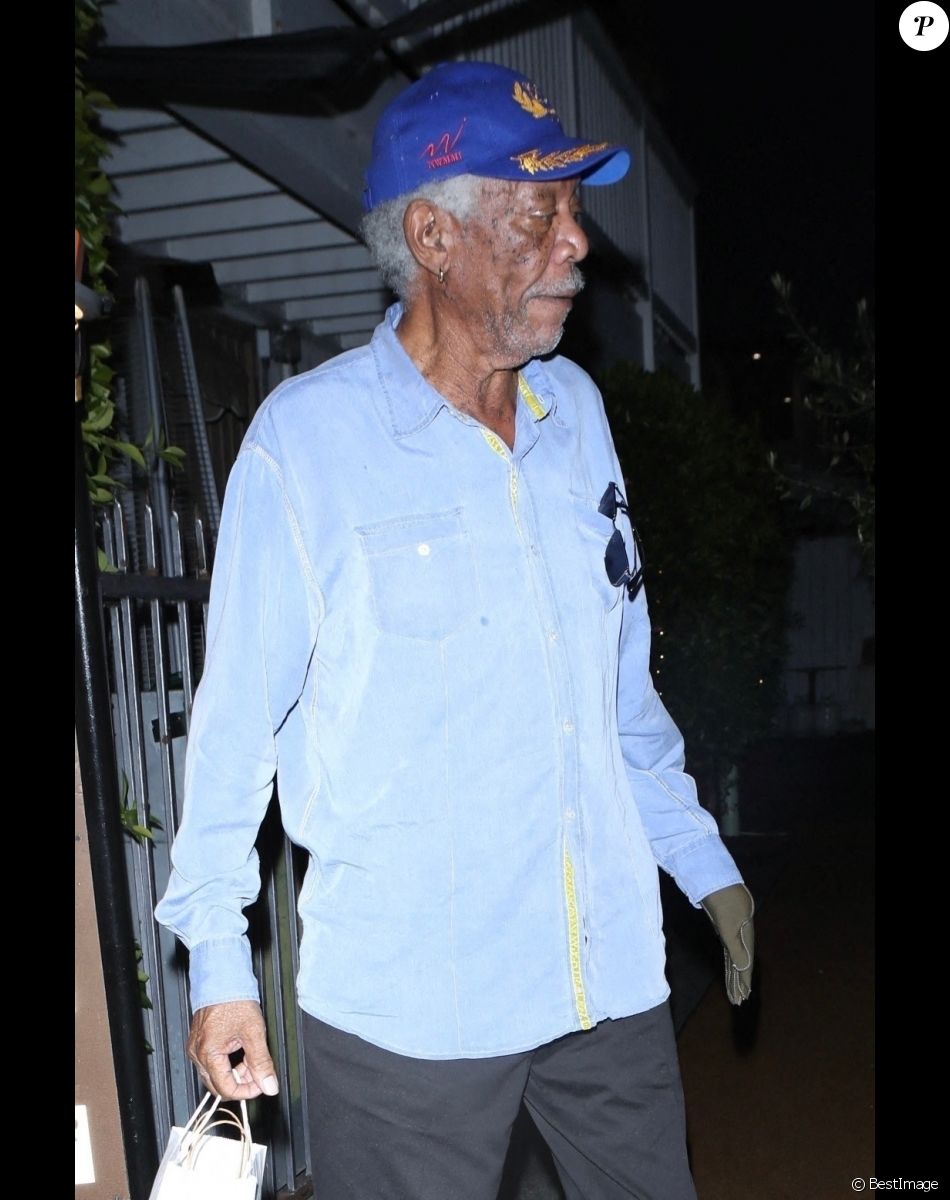 Exclusif - Morgan Freeman va dîner avec une amie au restaurant Giorgio Baldi à Santa Monica le 7 juillet 2022.