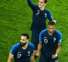 Joie de l'équipe de France de football après leur qualification en finale de la coupe du monde 2018 en Russie à Saint-Pétersbourg le 10 juillet 2018 