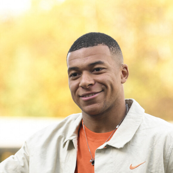 Kylian Mbappé - Arrivée des joueurs de l'équipe de France à Clairefontaine, le 14 novembre 2022. 