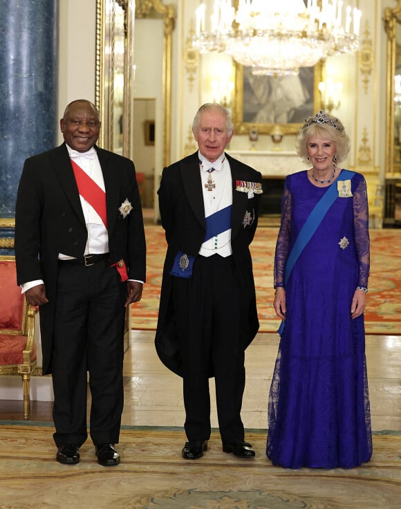 Roi Charles et Camilla, lors du dîner officiel à Buckingham Palace à Londres en l'honneur du président sud-africain Cyril Raphimosa. Londres, 22 novembre 2022. Photo by Chris Jackson/PA Wire/ABACAPRESS.COM
