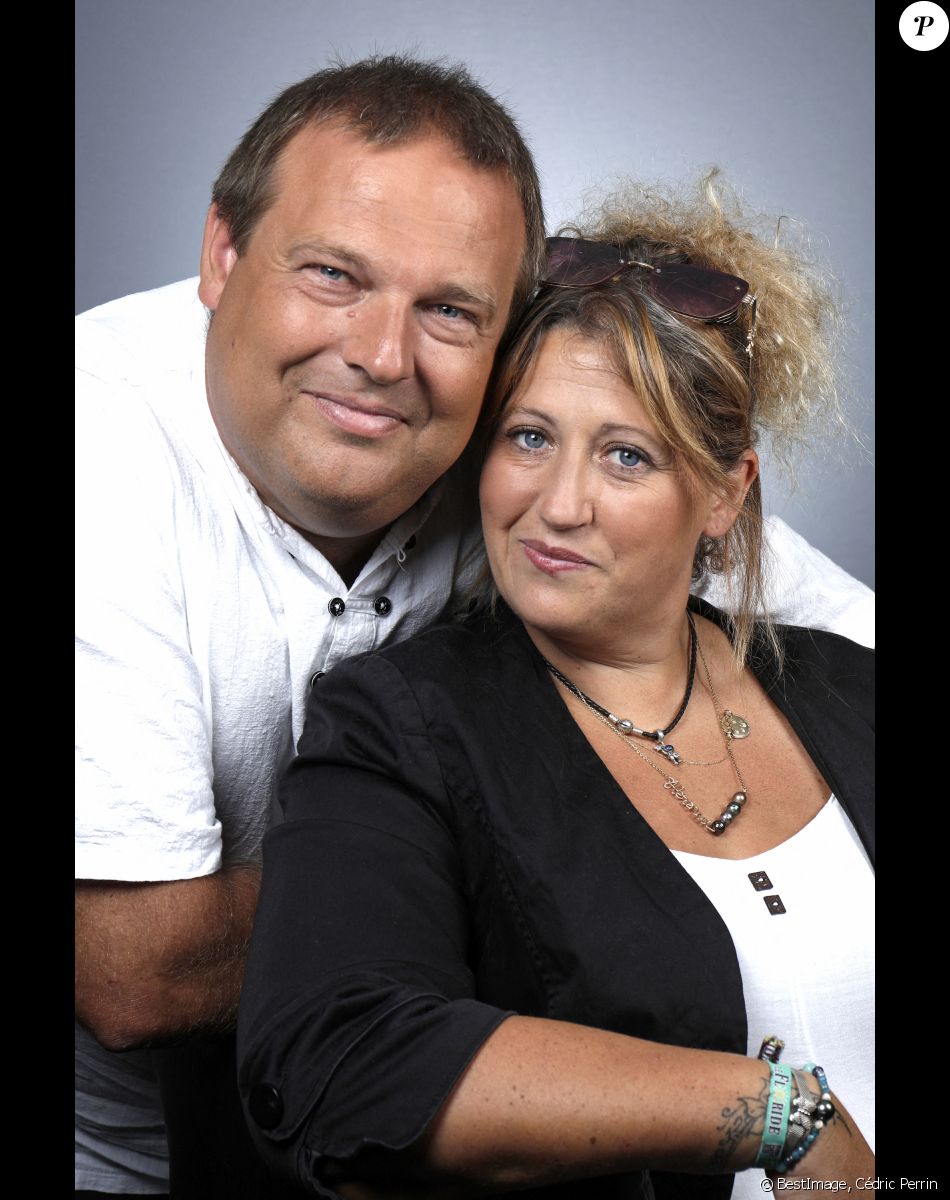 Cindy et Sébastien Van Der Auwera - Rendez-vous avec la famille Van Der Auwera (Familles Nombreuses la vie en XXL sur TF1) lors de l'enregistrement de l'émission "Chez Jordan" à Paris le 9 juin 2022. © Cédric Perrin / Bestimage