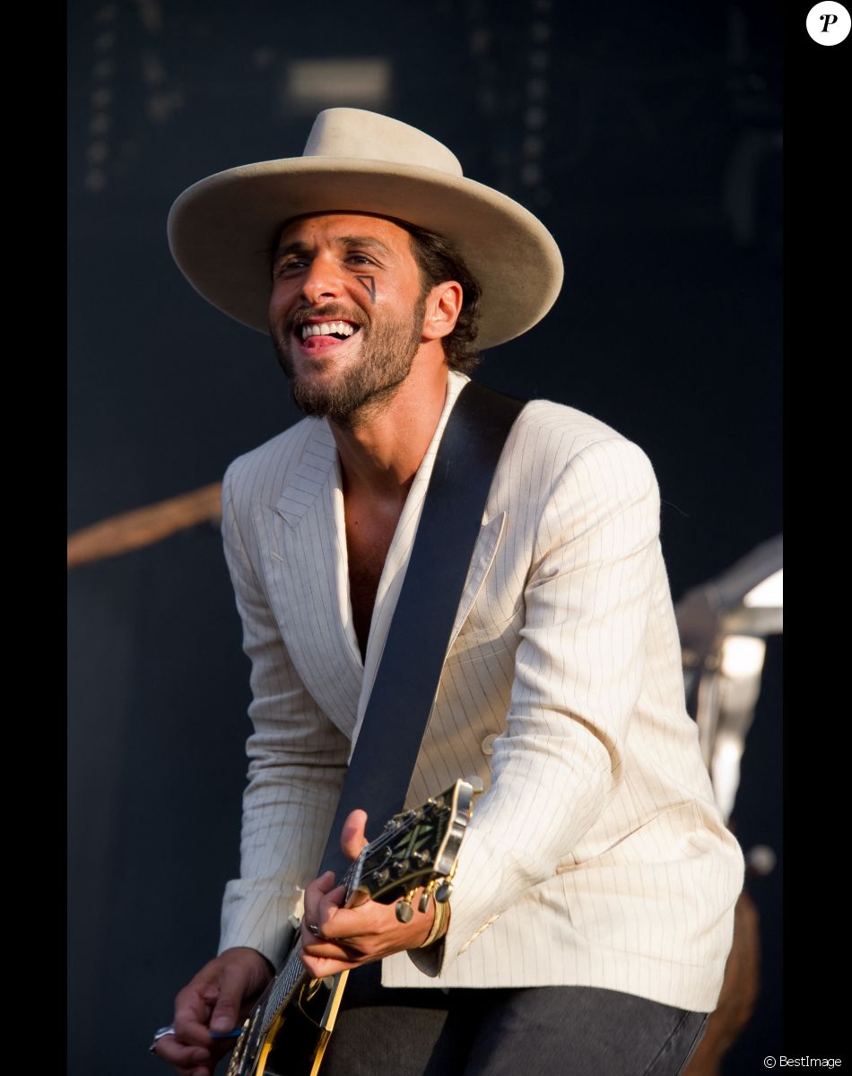 Yodelice anciennement Maxim Nucci - Festival Solidays qui investit pour trois jours les pelouses de l'hippodrome de Longchamp à Paris pour mobiliser autour de la lutte contre le Sida. Le 27 juin 2014