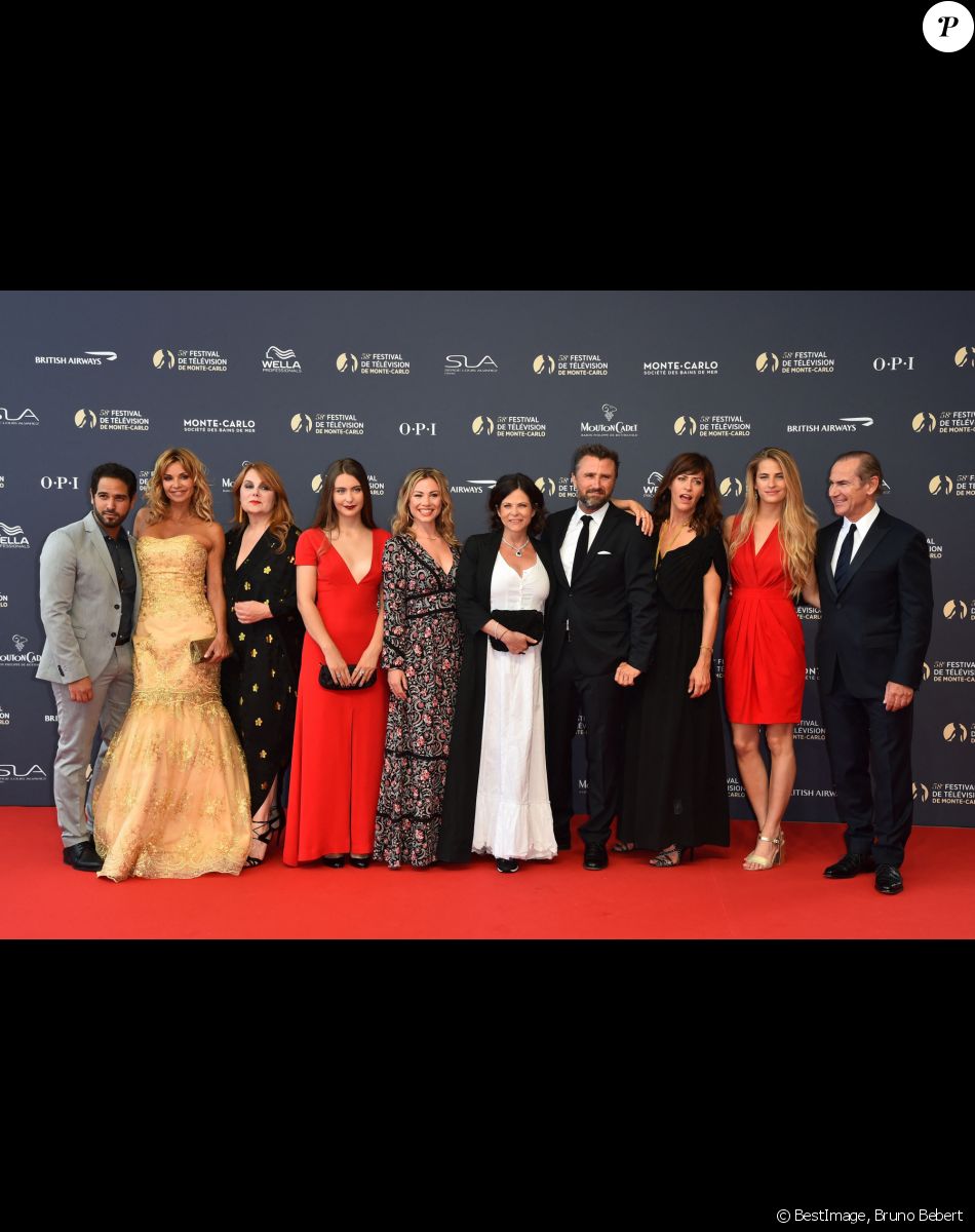 Maud Baecker,Charlotte Valandrey,Ingrid Chauvin,Alexandre Brasseur, Anne Caillon and Solène Hébert lors du photocall de la soirée d'ouverture du 58ème festival de Télévision de Monté-Carlo au Grimaldi Forum à Monaco le 15 juin 2018. © Bruno Bebert / Bestimage