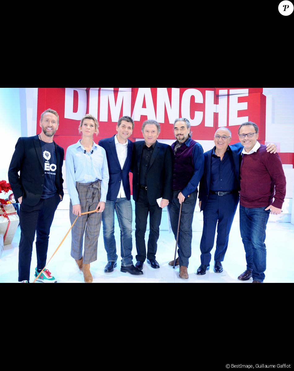 Exclusif - Philippe Caverivière, Hélène Gateau, Thomas Sotto, Michel Drucker, Stephan Eicher, Marcel Ichou et Emmanuel Chaunu - Enregistrement de l'émission "Vivement Dimanche" présentée par M.Drucker et diffusée le 17 novembre 2019 sur France 2. Le 9 novembre 2019 © Guillaume Gaffiot / Bestimage
