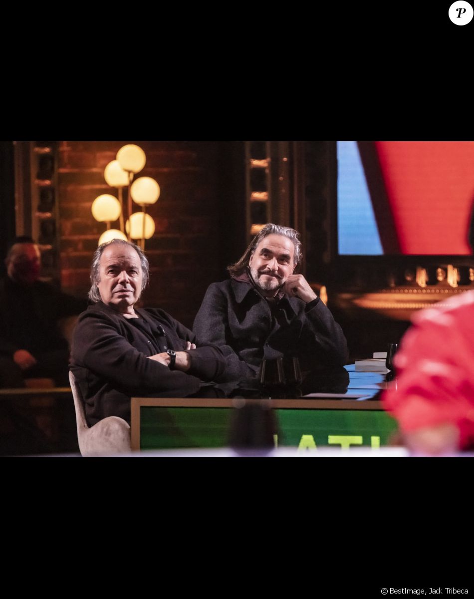 Exclusif - Philippe Djian, Stephan Eicher pendant le tournage de l'émission On Est En Direct (OEED) du samedi 27/11/202, présentée par L.Salamé et L.Ruquier, à Paris, France, le 27 novembre 2021. © Jack Tribeca/Bestimage