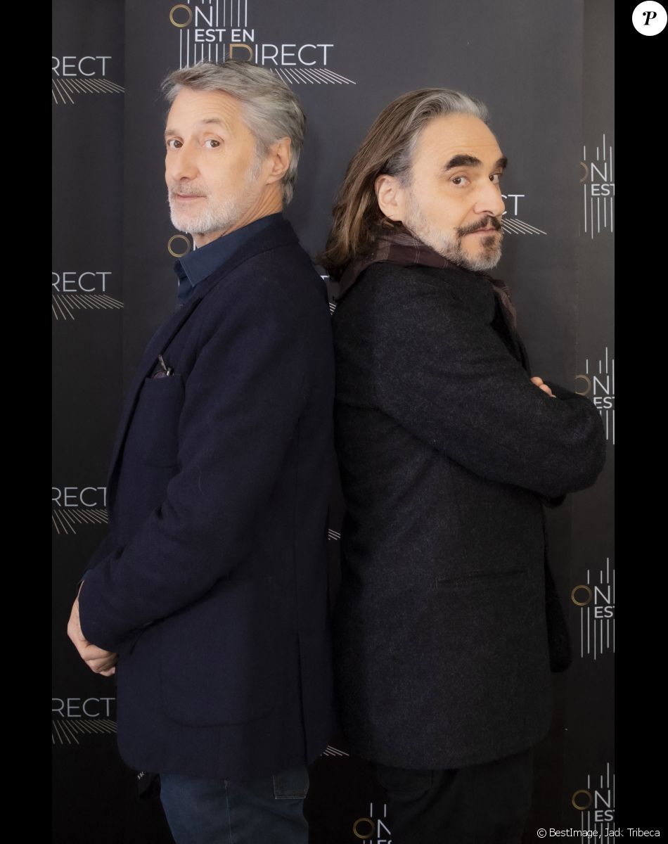 Exclusif - Antoine De Caunes, Stephan Eicher en backstage de l'émission On Est En Direct (OEED) du samedi 27/11/2021, présentée par L.Salamé et L.Ruquier à Paris, France, le 27 novembre 2021. © Jack Tribeca/Bestimage