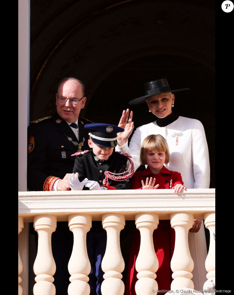 La princesse Charlène de Monaco, Le prince Albert II de Monaco, Le prince Jacques de Monaco, marquis des Baux, La princesse Gabriella de Monaco, comtesse de Carladès lors de la Fête Nationale de la principauté de Monaco, le 19 novembre 2022. © Claudia Albuquerque/Bestimage