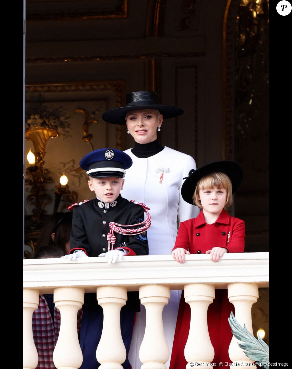 La princesse Charlène de Monaco, Le prince Albert II de Monaco, Le prince Jacques de Monaco, marquis des Baux, La princesse Gabriella de Monaco, comtesse de Carladès, lors de la Fête Nationale de la principauté de Monaco, le 19 novembre 2022. © Claudia Albuquerque/Bestimage