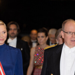 Le prince Albert II de Monaco, La princesse Charlène de Monaco - Arrivées à la soirée de gala de la Fête Nationale Monégasque au Grimaldi Forum le 19 novembre 2022. © Olivier Huitel / Pool Monaco / Bestimage 