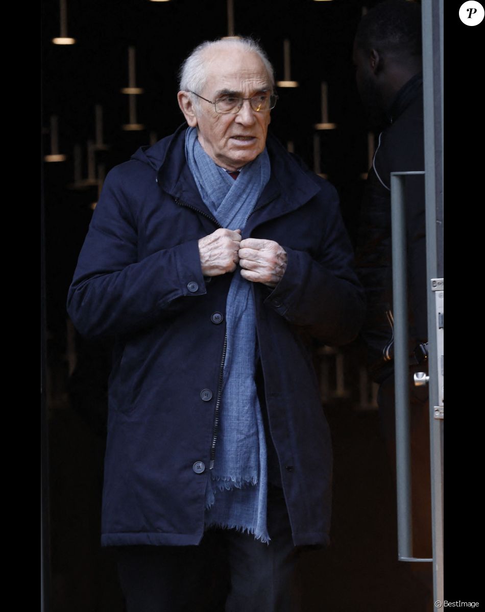 François de Closets - Sorties de l'hommage à Pascal Josèphe au Studio Gabriel à Paris. Le 25 novembre 2022