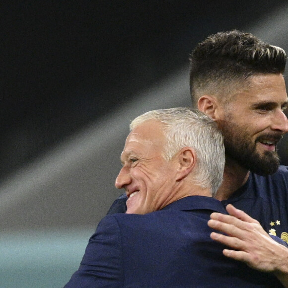 accolade entre GIROUD Olivier (FRA) avec Didier Deschamps entraineur / Selectionneur France - Match "France - Australie (4-1)" lors de la Coupe du Monde 2022 au Qatar, le 22 novembre 2022. 