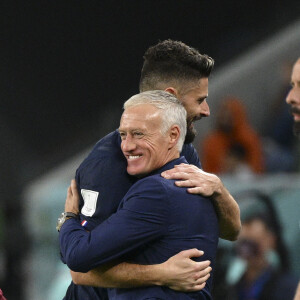 accolade entre GIROUD Olivier (FRA) avec Didier Deschamps entraineur / Selectionneur France - Match "France - Australie (4-1)" lors de la Coupe du Monde 2022 au Qatar, le 22 novembre 2022. 