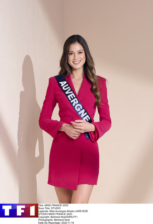Miss Auvergne est Alissia Ladeveze, elle a 21 ans et est étudiante en Master publicité - Candidate à l'élection Miss France 2023 qui aura lieu le 17 décembre 2022.