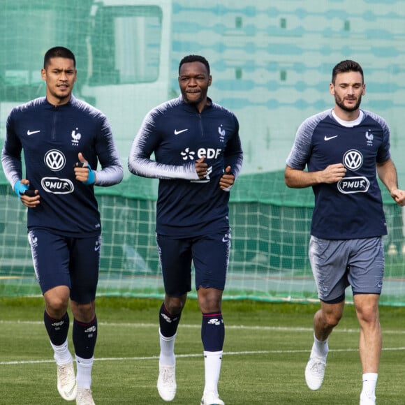 Alphonse Areola, Steve Mandanda et Hugo Lloris - Entraînement de l'équipe de France de football lors de la coupe du monde au stade Glebovets à Istra, Russie. © Pierre Perusseau/Bestimage