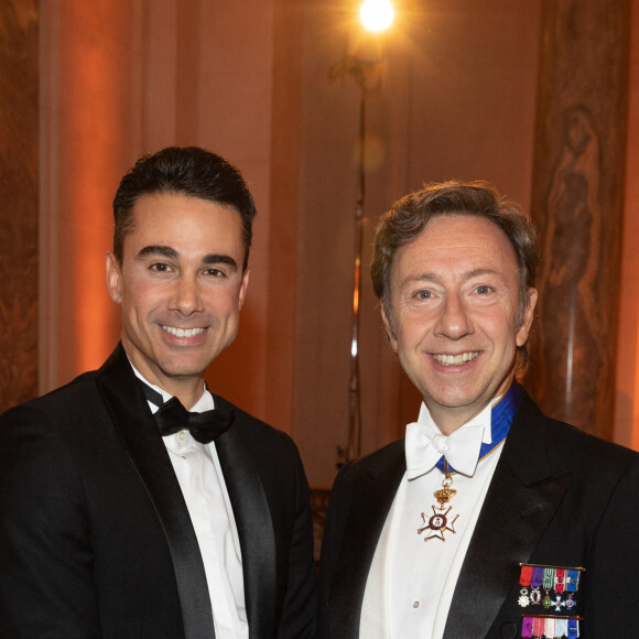 Stéphane Bern et son compagnon Yori Bailleres - Le Bal 2022, Bal des débutantes à l'hôtel Shangri-La Paris, le 26 novembre 2022. © Le Bal /Jacovides/Borde/Moreau/Bestimage