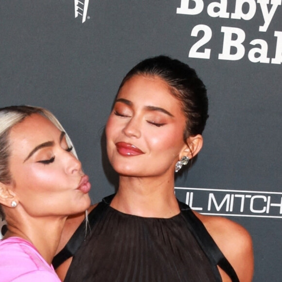 Kim Kardashian, Kylie Jenner - 2022 Baby2Baby Gala présenté par P.Mitchell au Pacific Design Center à West Hollywood le 12 novembre 2022.