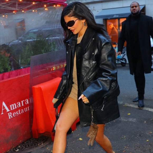 Kylie Jenner est allée déjeuner avec un ami avant d'aller faire du shopping chez Hermes à New York le 9 novembre 2022. 