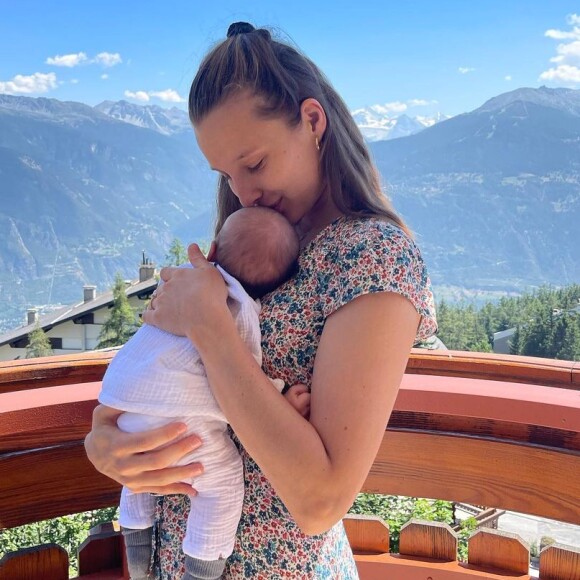 Ilona Smet et son petit bébé, un garçon dont elle n'a pas révélé le prénom. Instagram.