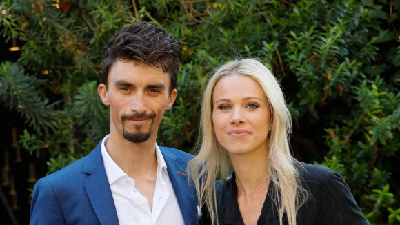 Marion Rousse en famille : son petit clown Nino fait des siennes, photo à trois avec Julian Alaphilippe