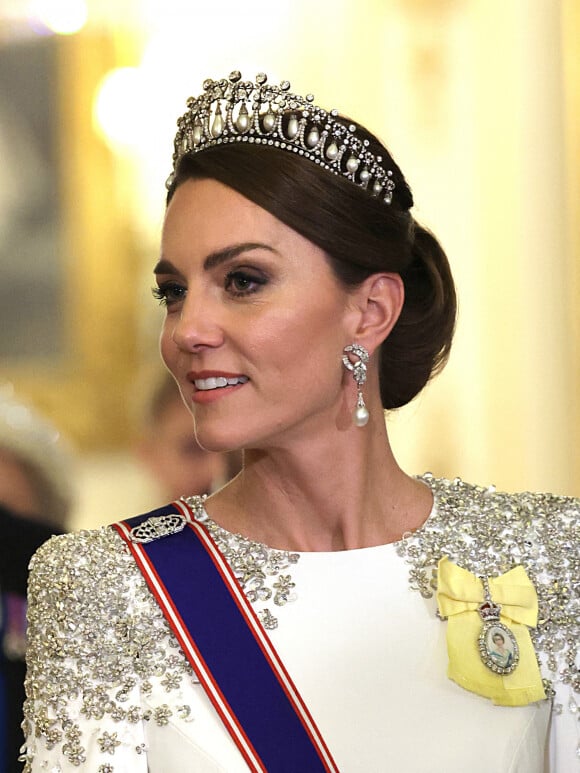 Catherine (Kate) Middleton, princesse de Galles (porte le diadème "Lover's Knot", le préféré de Diana) - Arrivées au Banquet d'Etat organisé au palais de Buckingham, à Londres, pendant la visite d'Etat du président sud-africain au Royaume-Uni le 22 novembre 2022.
