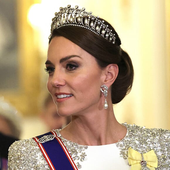 Catherine (Kate) Middleton, princesse de Galles (porte le diadème "Lover's Knot", le préféré de Diana) - Arrivées au Banquet d'Etat organisé au palais de Buckingham, à Londres, pendant la visite d'Etat du président sud-africain au Royaume-Uni le 22 novembre 2022.