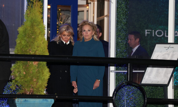 Brigitte Macron et Jill Biden - Le président Emmanuel Macron, sa femme Brigitte et le couple présidentiel américain ont dîné dans en tête à tête dans un restaurant italien, le "Fiola Mare" à Washington le 30 novembre 2022