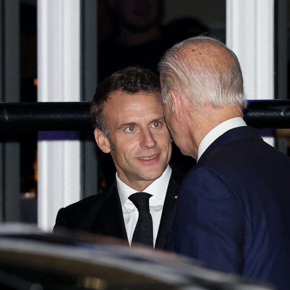 Emmanuel Macron et Joe Biden - Le président Emmanuel Macron, sa femme Brigitte et le couple présidentiel américain ont dîné dans en tête à tête dans un restaurant italien, le "Fiola Mare" à Washington le 30 novembre 2022