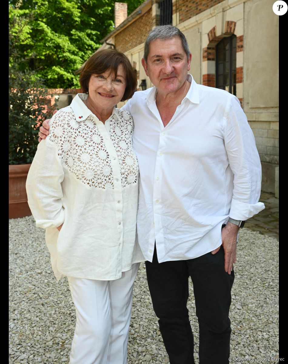 Exclusif - Macha Méril et Yves Calvi - 2ème édition du Prix Michel Legrand au domaine de la Mothe près de Montargis (Loiret) le 8 mai 2022. © Coadic Guirec/Bestimage
